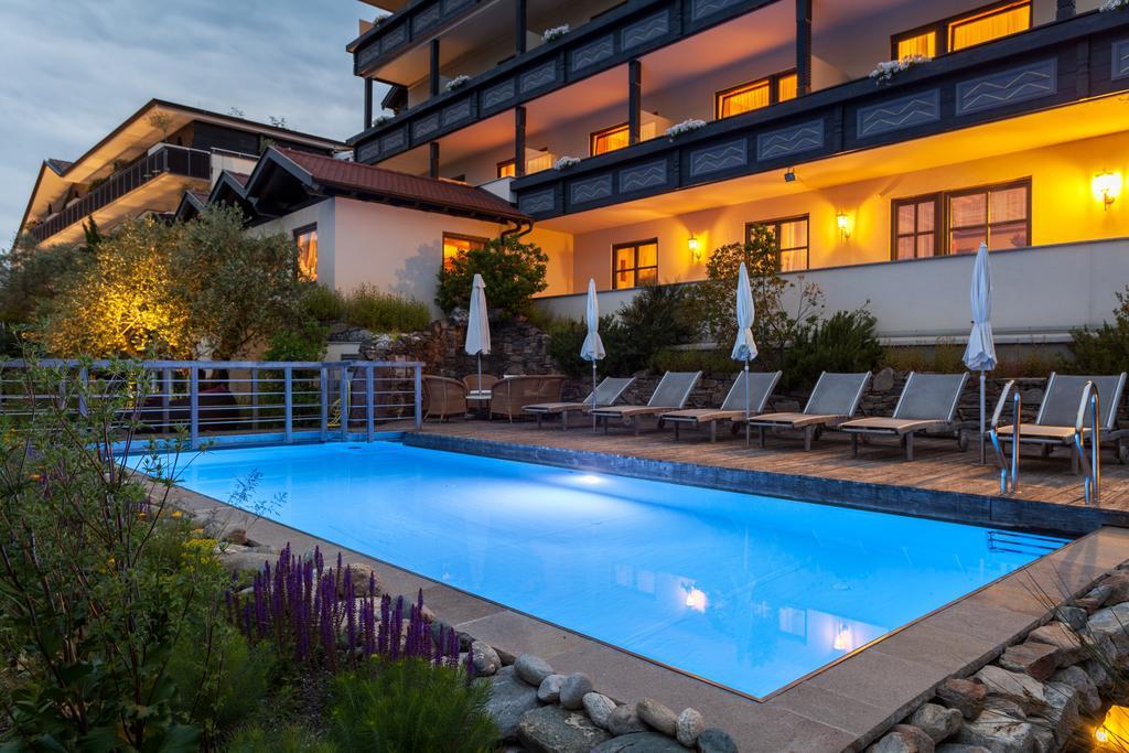 Alpentirolis Hotel Exterior photo